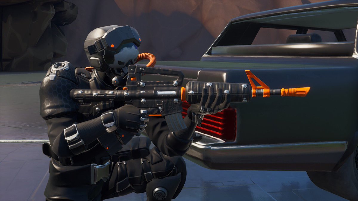 TPylonie's tweet photo. Call-sign Skull with the skull wrap @PizoTV https://t.co/Bg8bytAe2l