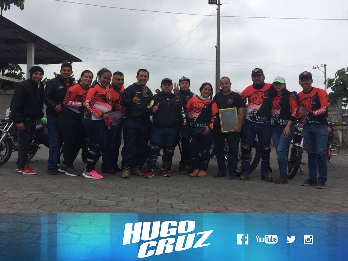 HugoCruzAndrad's tweet photo. Miembros de Chone Moto Club, entregaron una placa de reconocimiento al Caballero del Deporte el Ing. Hugo Cruz Andrade, por su apoyo brindado al deporte y turismo de nuestra provincia, el mismo que permite fomentar el desarrollo de los pueblos.

📲 https://t.co/9cLEwfqBFF https://t.co/27xtKx9BGk