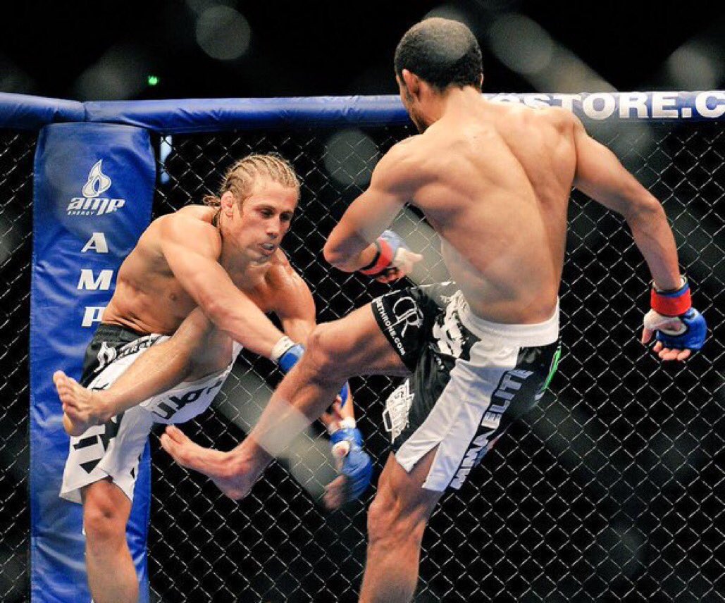 uhyre Udråbstegn lugt تويتر \ MMA History Today على تويتر: "Apr24.2010 Jose Aldo makes the first  defense of his WEC Featherweight title, when he puts on a leg kick clinic  against Urijah Faber https://t.co/CGObLXDUzl"