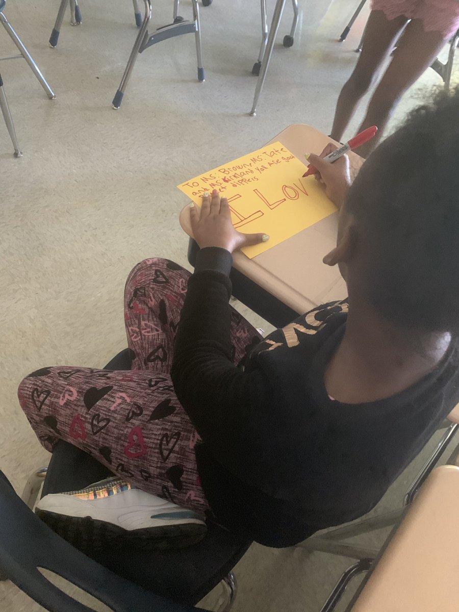 FainLynch's tweet photo. Taught bucket fillers in fourth grade today, and I ended the lesson a little differently. We made thank you notes for two teachers who go out of their way to fill the buckets of the entire @GMASteam family — @BrownKiaunn and Ms. Tate! Thanks for all you do! https://t.co/bSuqmFM9au