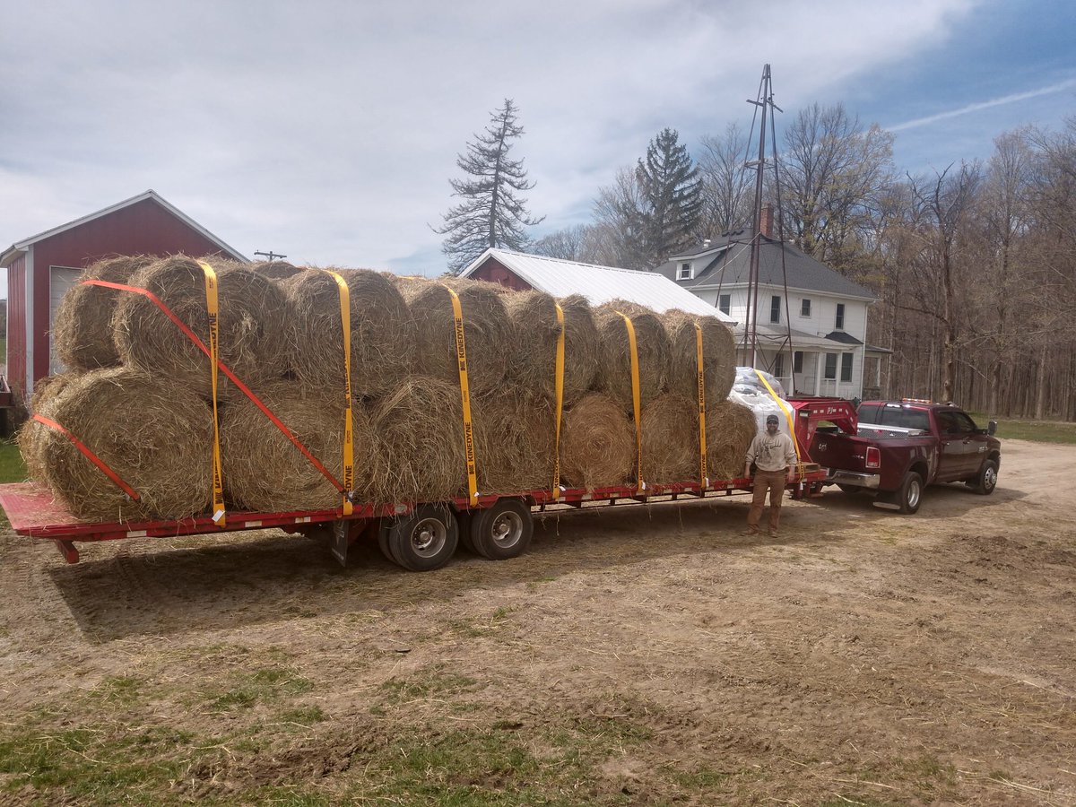 lutzviewfarms's tweet photo. Another load @AgComRelief #farmershelpingfarmers #nabraskastrong @WashtenawCFB @SchwabMatt https://t.co/JDxxxs8wzl