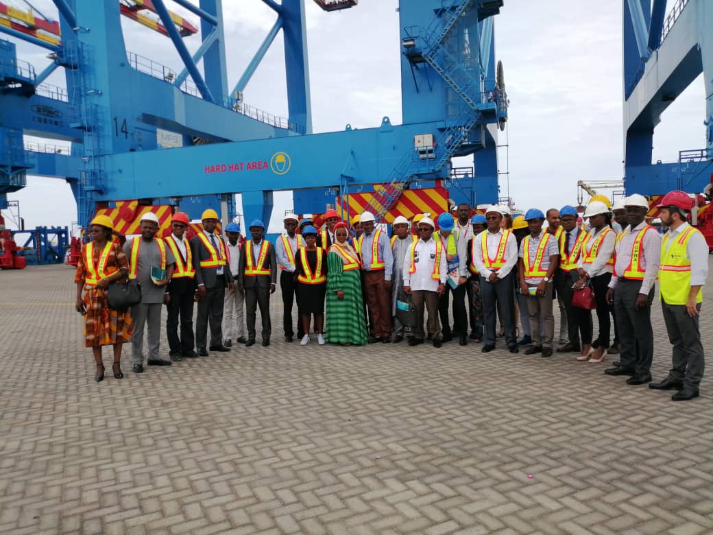 The 8th Annual Borderless Alliance Conference begun this morning with a site visit to the #TemaPort extensions.

Début de la 8è Conférence Annuelle de l'Alliance Borderless à Accra au Ghana, avec la visite des extensions du Port de Tema, ce mercredi matin