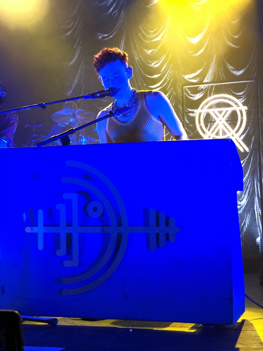 lisayears's tweet photo. @yearsandyears #YearsAndYearsLive
Don’t be jealous of these superb photos https://t.co/DVRhmn35Pf
