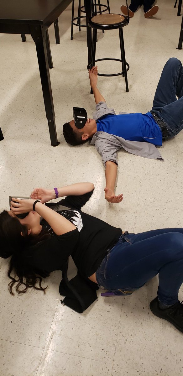 ScienceWarrior's tweet photo. What an amazing trip we took to space today! #wmssci #bisdshines #FABWMS #googleexpeditions #VR #bestdayever https://t.co/Irtvlu53Bz