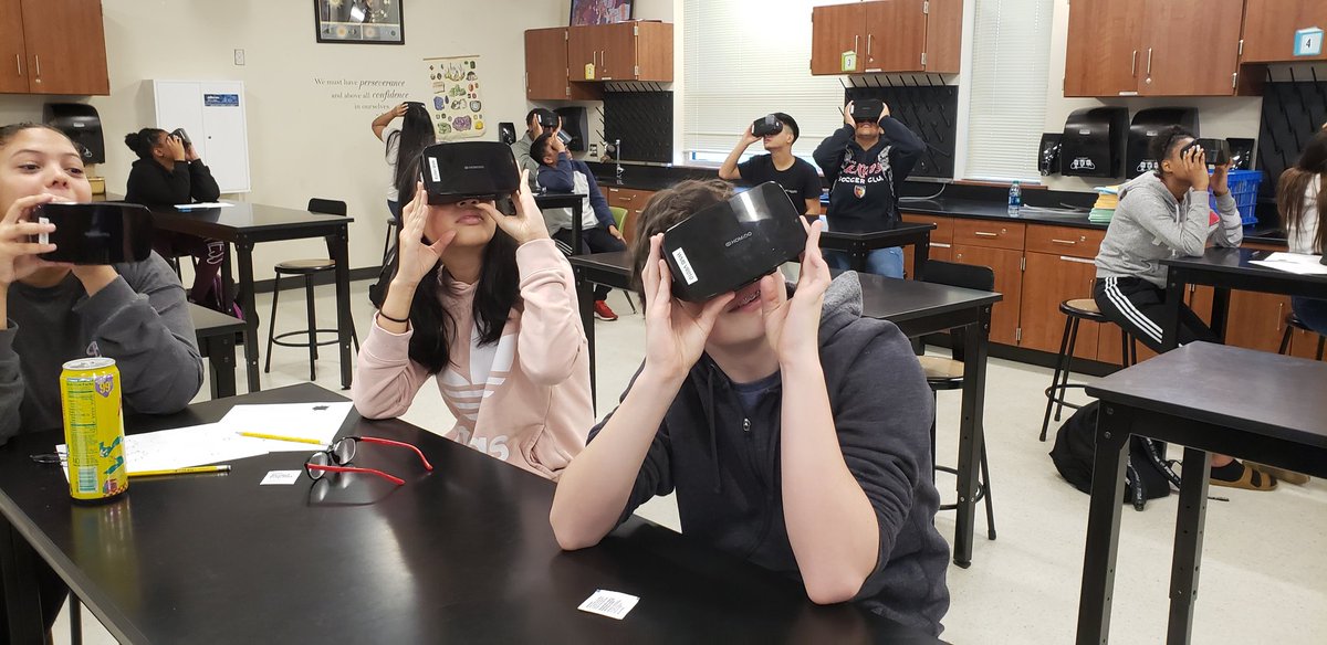 ScienceWarrior's tweet photo. What an amazing trip we took to space today! #wmssci #bisdshines #FABWMS #googleexpeditions #VR #bestdayever https://t.co/Irtvlu53Bz
