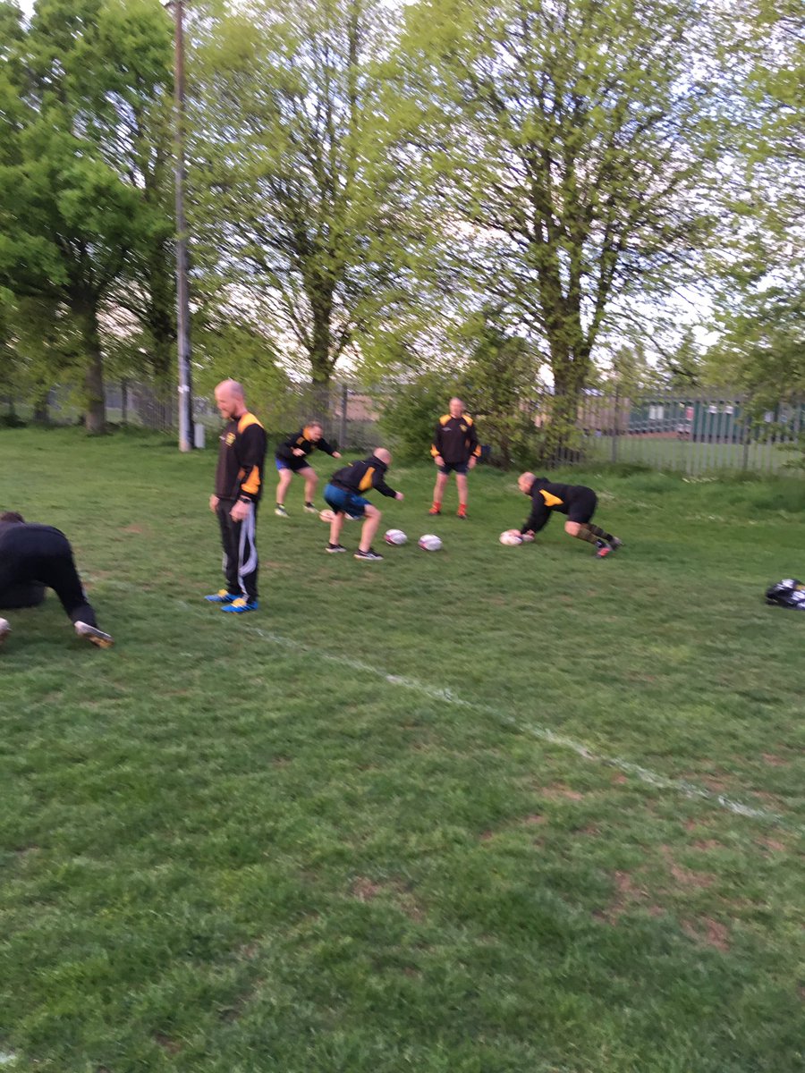 SimonMartinRFU's tweet photo. Another cracking night with the coaches @FramptonRFC #scrumfactory @GRFUrugby https://t.co/jPXmmeQrjC