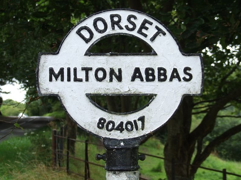 HumbertsDorset's tweet photo. COMING SOON......
Two charming period properties with prices starting from £295,000. Give us a call on 01305 238970 for further details or to arrange an early viewing, as these are sure to be snapped up quickly! #miltonabbas #shiptongorge #dorsetproperty #holidaycottage https://t.co/PjAXpiJ8au