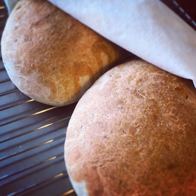 AnnaGisslen's tweet image. From the oven 👌🏽 #breakfastbread bit.ly/2Dxeke2