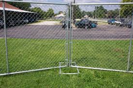 Renegade Staging offers various different crowd control solutions including, bike rack fencing, concert barricades, temporary panel fencing, retractable stanchions, &amp; orange traffic cones.

Call Today! (734) 542-4000
renegadestaging.com/crowd-control

#bikerackfencing #concertbarricades