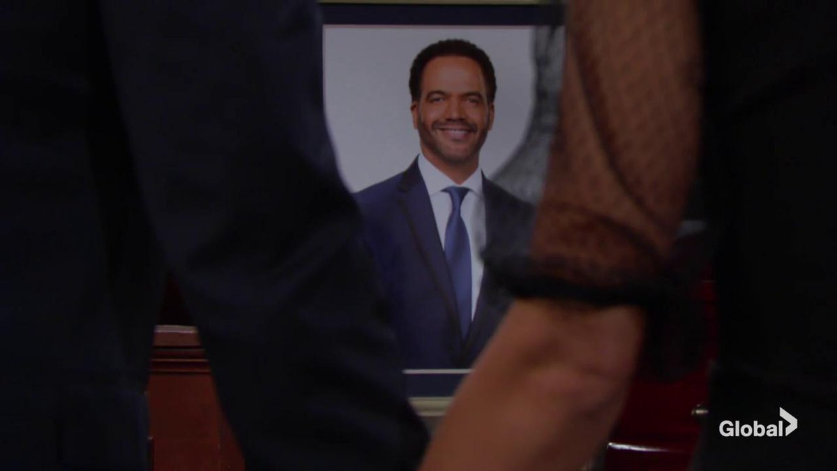 Canadian #YR Spoilers: At the very end of the episode Lily and Devon hold hands looking at the picture of Neil. This was a very beautiful and heartfelt episode. Everyone involved should be proud. #NeilWinters #KristoffStJohn