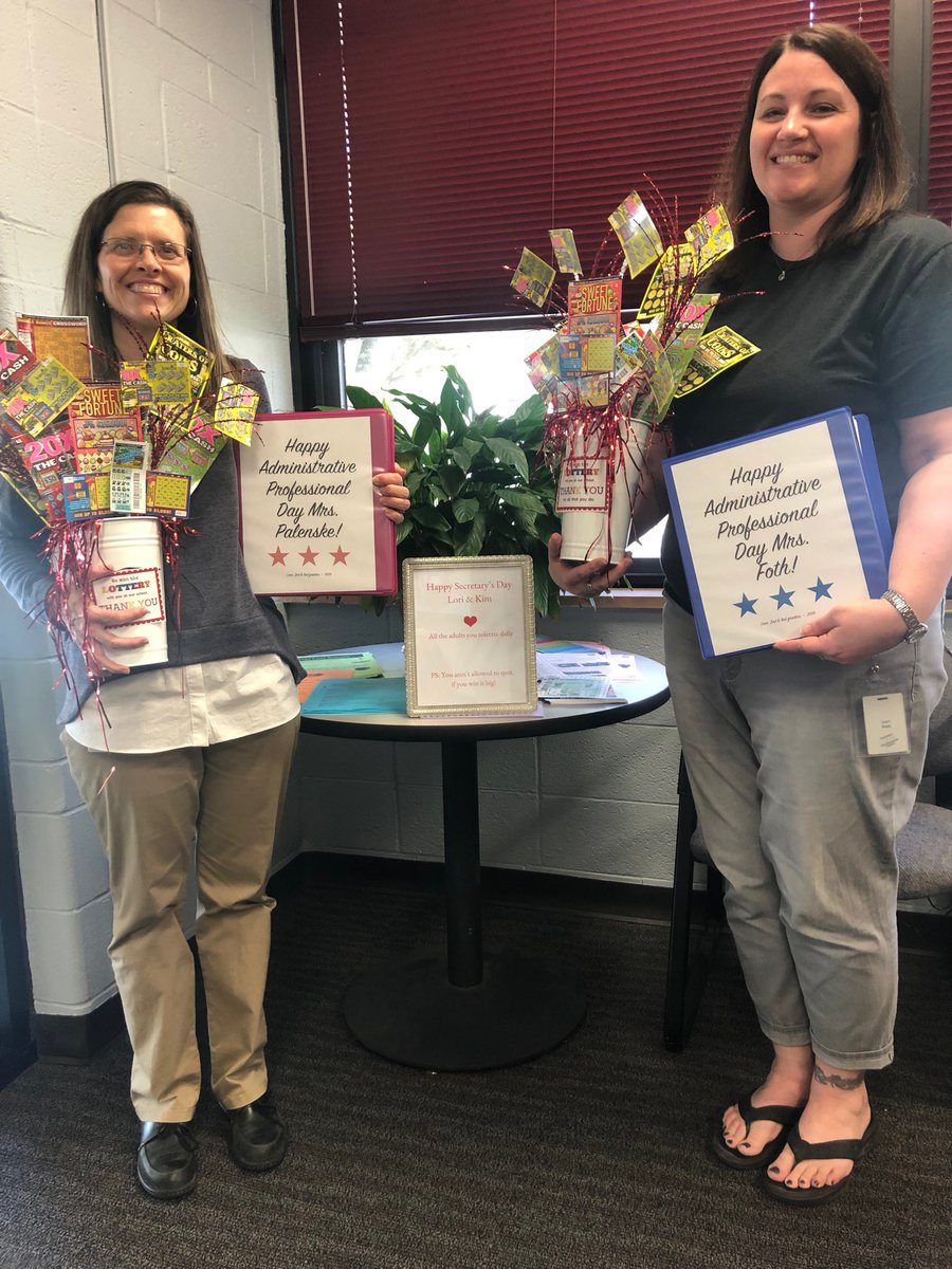 MckPrincipal's tweet photo. McKinley won big when we got these ladies to be administrative personnel in the front office! #havefunscratchin’ #kidswriting #thanks  #mckinleyrocks #abilene5starschools https://t.co/7lh5b0Jffc