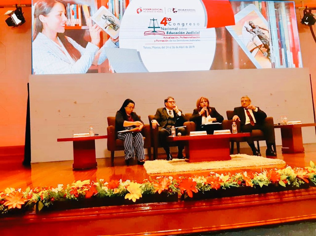 PJTLAXCALA's tweet photo. Imparte la Dra. @rosalbavp Directora del Instituto de Especialización Judicial del @PJTLAXCALA el tema "La importancia de la ética en la formación judicial" durante el 4to. Congreso Nacional sobre Educación Judicial, que se realiza en @PJEdomex 
#Instituciónhumanayvanguardista https://t.co/JnqpeRd6h8