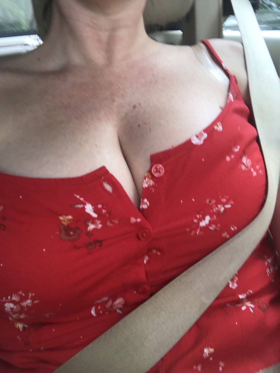 txslut1988's tweet photo. Letting the kitty air out https://t.co/5Gh6H4SKhe