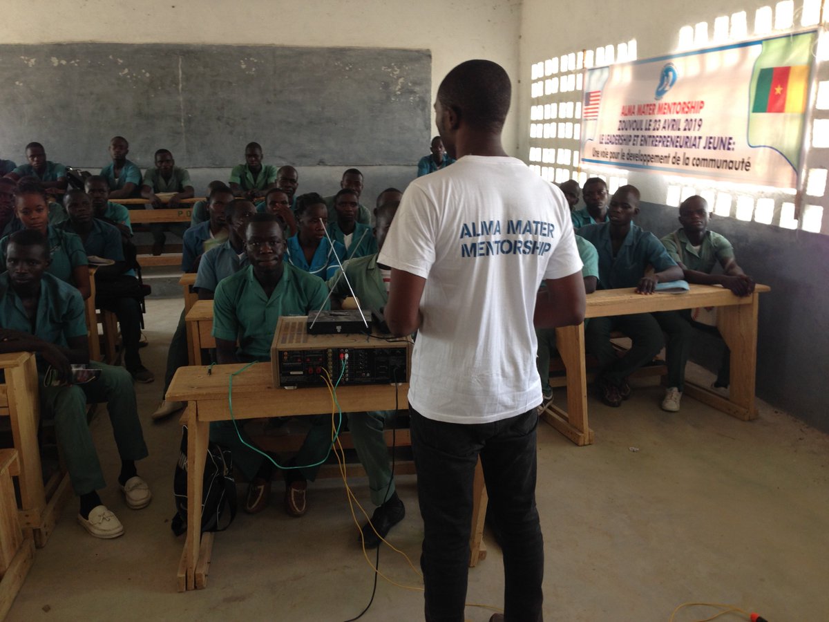 bainamndidaliw2's tweet photo. Through a YALI Learn funded by the @USEmbYaounde we shown them how it is possible to develop their communities even though they are facing many challenges (extreme poverty, 9 months of dry season, no access to electricity
@WestAfricaMWF
@WashFellowship
@StateDept
@Action4youthEnv https://t.co/s1zietF0yl