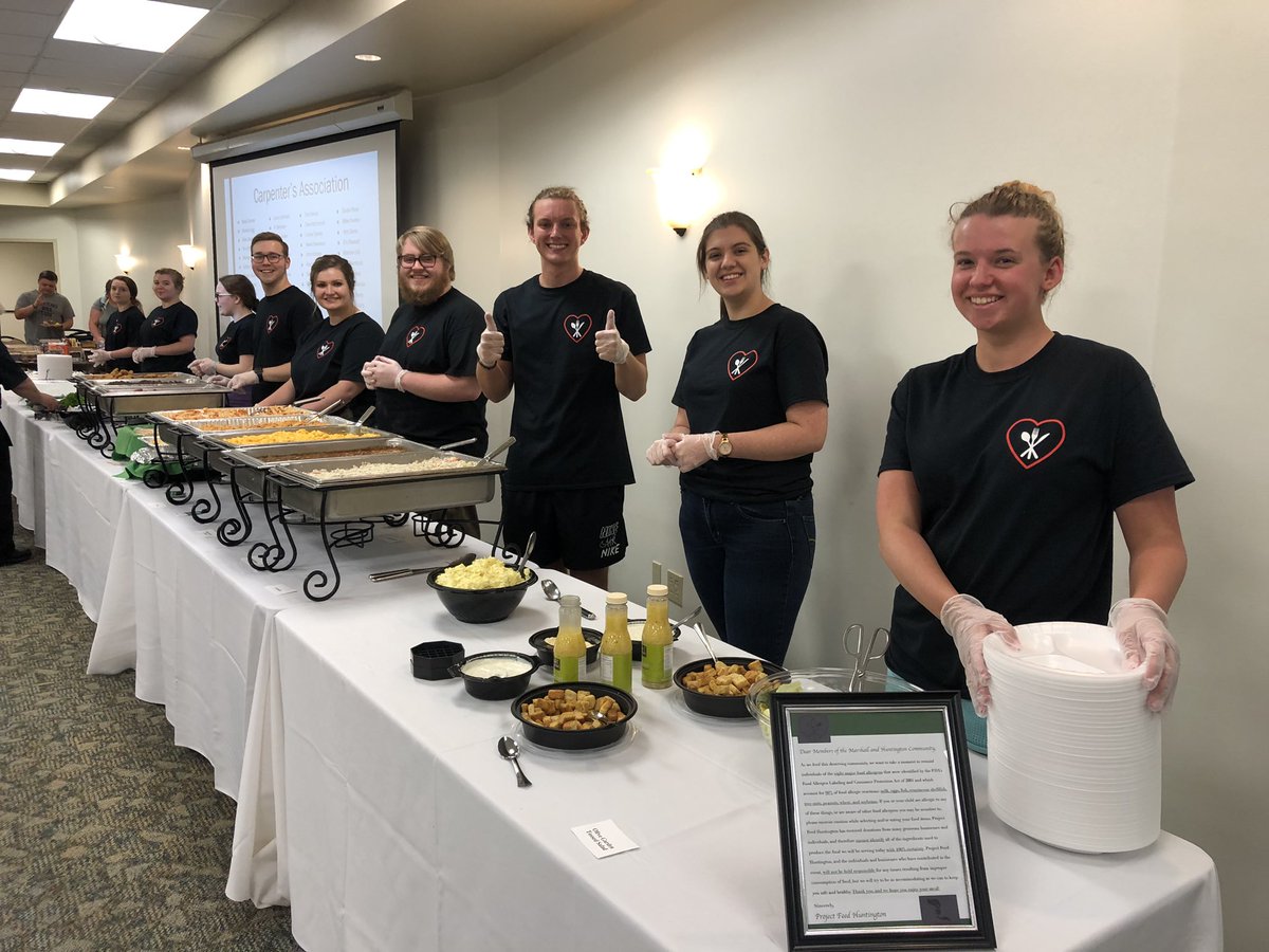 MarshallUHonors's tweet photo. #projectfeedhuntington is on! 250 meals have already been delivered to the @huntingtoncity mission and there’s plenty left! Stop by BE-5 for a free meal. https://t.co/JaVh80eNm6