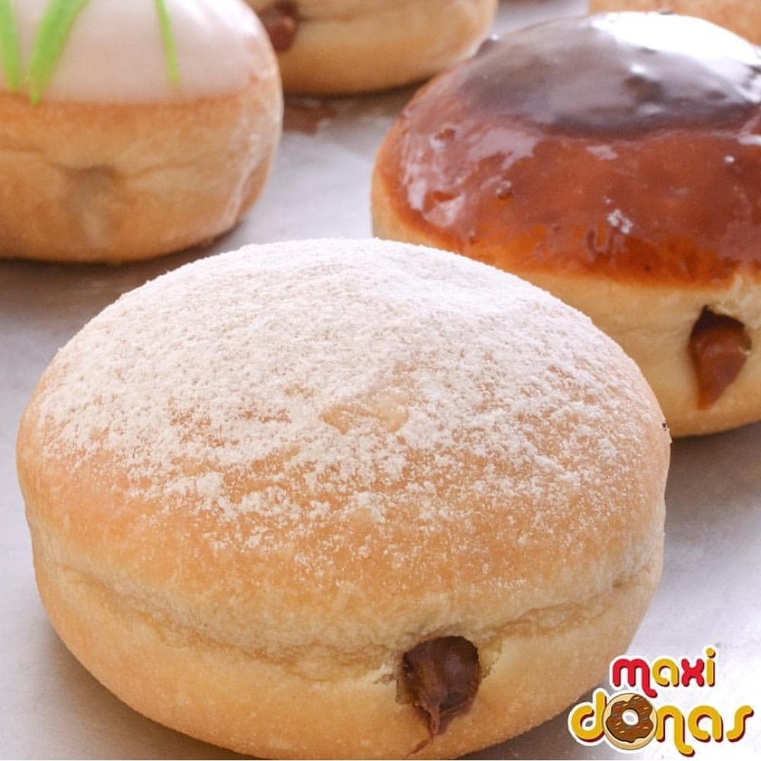 MaxiDonas_ve's tweet photo. Vamos a disfrutar esta hora con #MaxiDonas 😎🍩😎🍩
#NoSonDonasSonMaxiDonas #Merienda #TeAmoVenezuela #MaxiLovers #Donuts #Nutella #Limon #ChocoArequipe https://t.co/S9B8LwOBc5