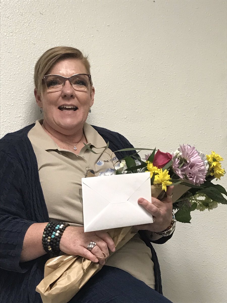 bob_rueda's tweet photo. Happy Administrative Assistants Day Eileen!  We appreciate all you do for us! #AwesomeATSD @RJEnnis204 @maria_hornage @jdward2020 https://t.co/dLyjwZAK6d