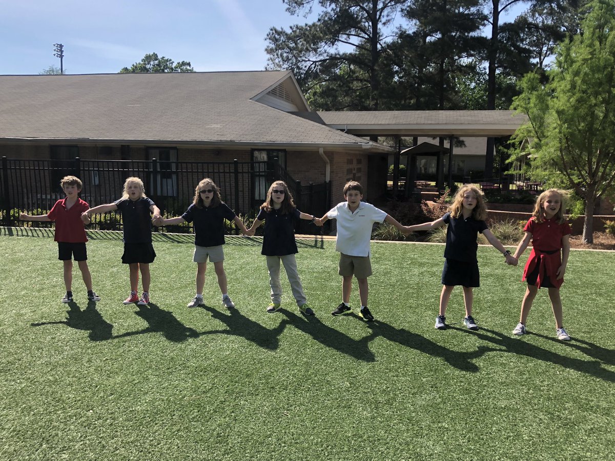 GoodT123's tweet photo. Extended Day students ended the day with a fun game of Red Rover! #classicgame @Mr_KNWhite https://t.co/5JaxObitOk