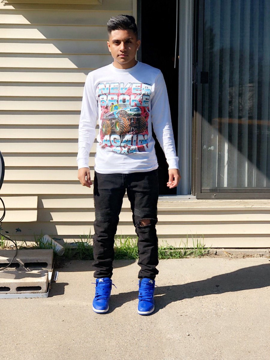 4ktbrandon's tweet photo. #FREEDDWAG #RIPDUMP #4KT 🤮💚 https://t.co/M7j57WsOph