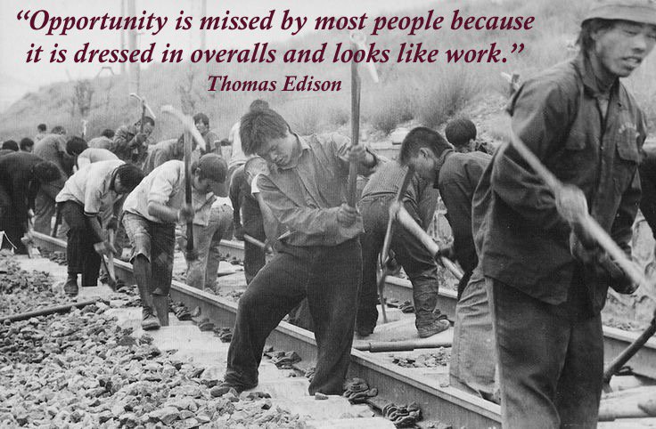 Opportunities are everywhere. Keep your eyes open &amp; keep working at it! 
.
Keep smilin' ... 😁
.
#YVR #HappyLife #PersonalDevelopment #LifeCoach #CareerChange #CareerChangeConductor #Canada #Success #Goals #Community #Leadership <a href="/CareerChgCndr/">Mario Piché</a>