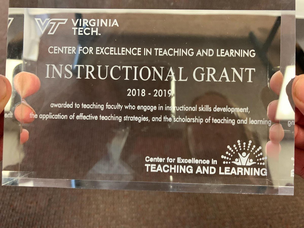 ARWalz's tweet photo. @virginia_tech Congrats to Sherrie, Sierra, Michael & Bonnie from @VaMdVetMed, Thomas from VT-SOVA, and me from @VTLibraries #VRBovine is in the works! Thank you @TeachingVT #virtualcow https://t.co/AzmAriUCcW
