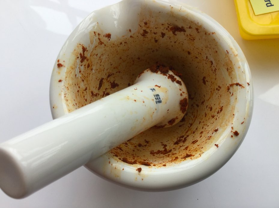 WSEMisceCohort's tweet photo. Chromatography Experiment 1: Do dyed flower pigments have the same chemical make up as the pigment in flowers from nature? #WSEcohorts https://t.co/sPMD196U3a
