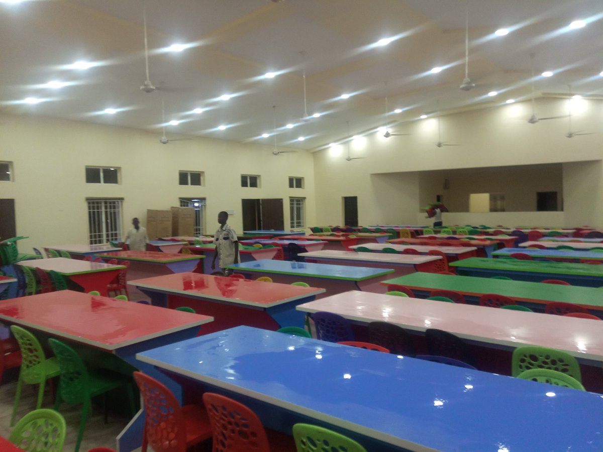 ellawanm's tweet photo. This is @ProfOsinbajo  Primary School, Maiduguri; one of the mega school projects built and equipped by Governor Kashim Shettima, located in Bolori. A visitor to the school won't believe that this is a primary school. https://t.co/TW53C6FQbW