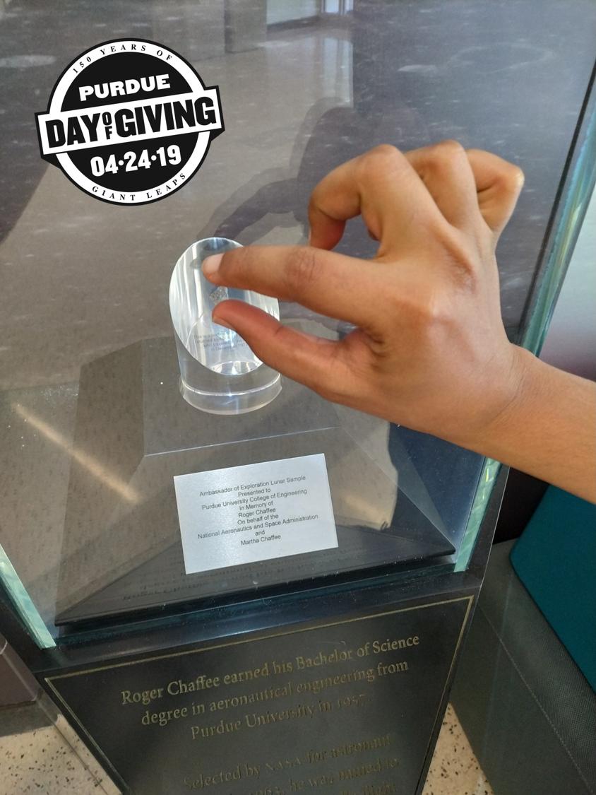 AshaPurdue's tweet photo. Did you know that Purdue had its own moon rock? It was brought to Earth by the Apollo 17 crew! @AshaPurdue is at awe at the legacy of this institution! Help us leave a legacy too. Give to #ashapurdue on #PurdueDayofGiving https://t.co/vsZrrqLEaa