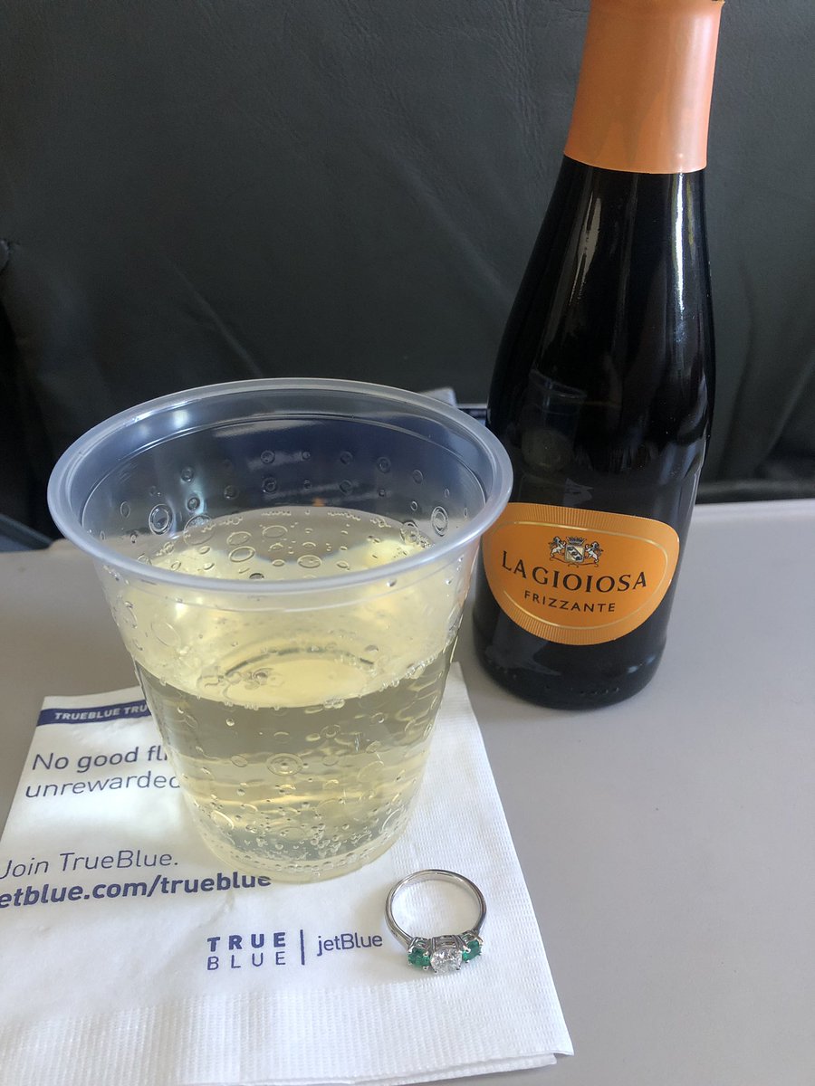 carrie macabre tweet media