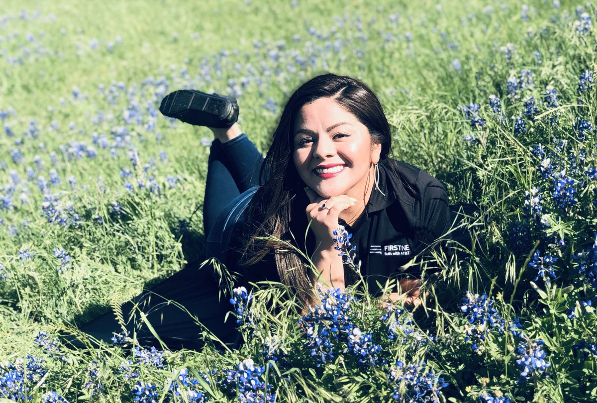 Stephanie_L24's tweet photo. Felt cute.. backing the Blue with these Texas Bluebonnets #backthebluebonnets  Let me serve you for a change -Your Friendly Neighborhood First Net Ambassador @FirstNet @alex_cayetano_ @_DianaBautista https://t.co/96Bqn5hKz9