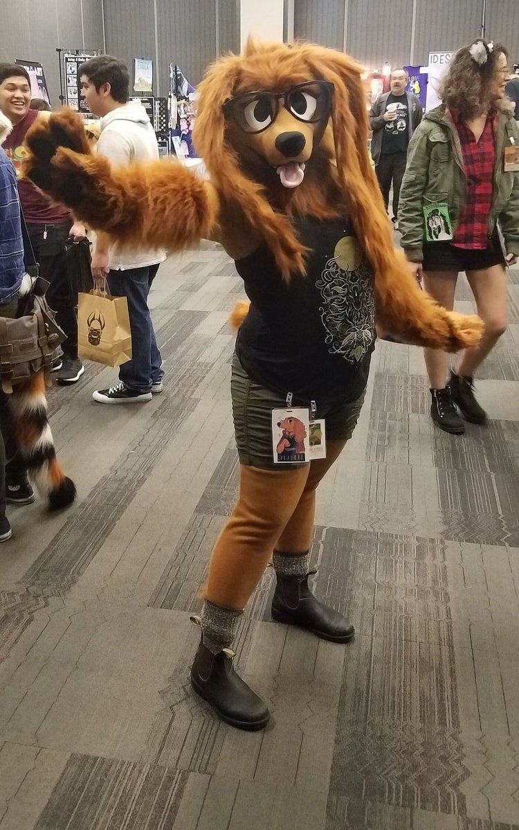 MenagerieWorks's tweet image. **Fursuit For Sale** As much as I love my spaniel suit I never wear her and would love her to go to a good home!  She is the most comfortable suit and will come with head, hands, body, tail and feet! **$1800 OBO** Payment plans an option! DM me!  🌸PLEASE Retweet!🌸