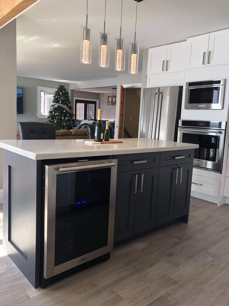 Everyone needs a bar fridge! 

Call us today for your free quote today!!! #Barrie #kitchens #BarrieKitchens #KasKitchens #FreeQuote #CallUsToday 

705.726.1711 or info@kaskitchens.com
