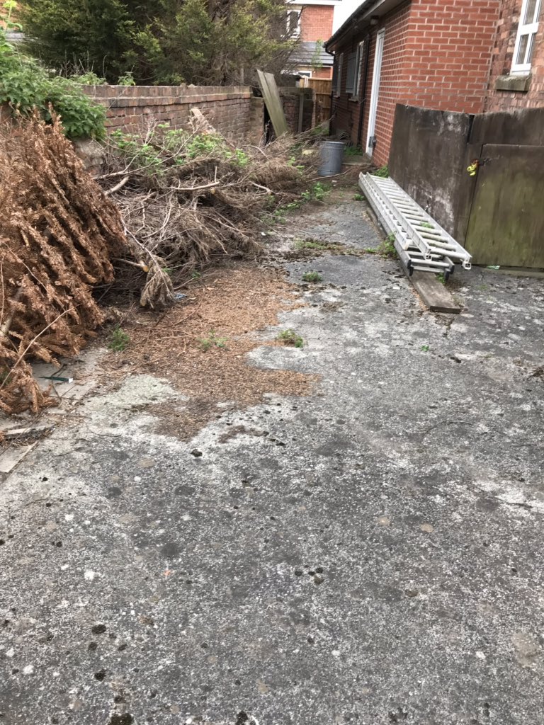 Crossroads_4_18's tweet photo. Great night last night our #Anchors did a maze and treasure hunt, our #Juniors had a great games night and our #CompanySection planned our project for the next few weeks clearing and ‘doing up’ the back of our church building @theboysbrigade @TheBBEngland @CVQO #raisethebarbb https://t.co/vSf1OMnpev