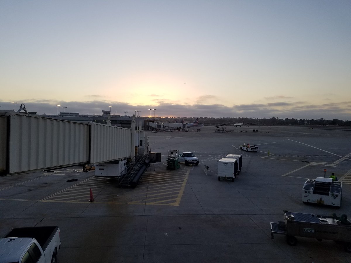 danndavis's tweet photo. Overnight flight, 2 stops.... @SpiritAirlines don't let me down. #Ihavefaith https://t.co/b9yMrXDMPY
