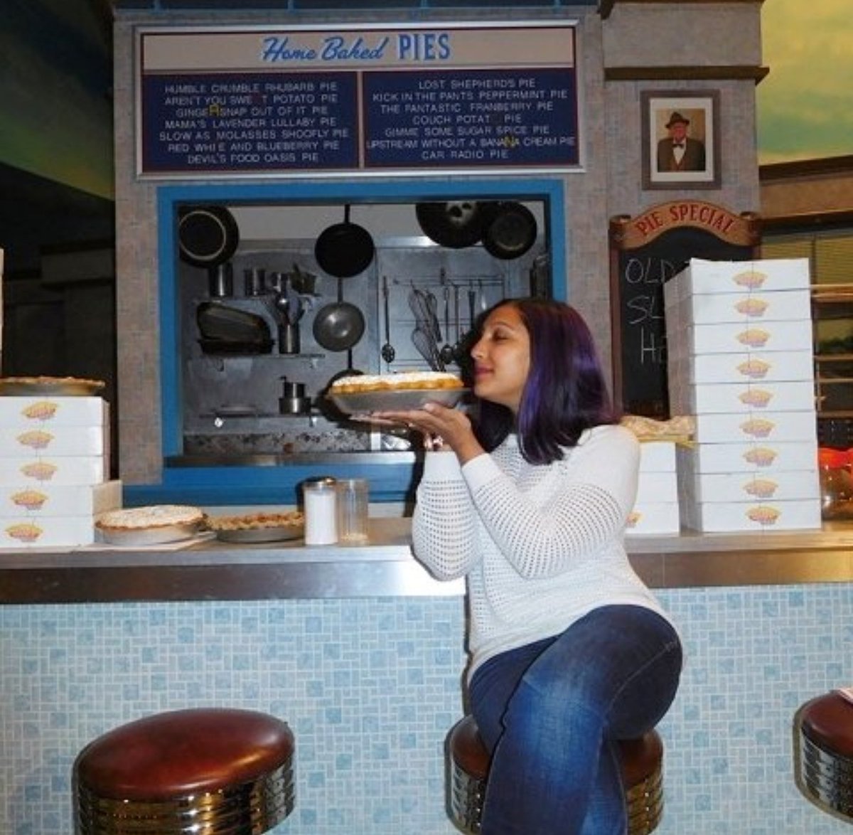 teatrudy's tweet photo. Happy 3 Years on Broadway Waitress! From #MuellerMagic 🦄 and Everything that's followed! 👏🏾💥💖💃🏾🎙🎶🍰 @SaraBareilles 👑 https://t.co/tVJFsoHstO