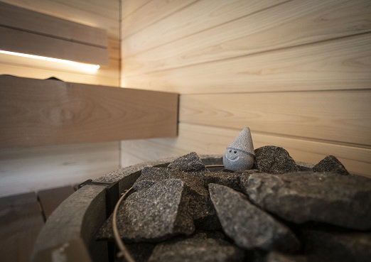 駐日フィンランド大使館 در توییتر ここで みんなにもフィンランド大使館の大使専用サウナをお披露目 サウナは フィンランドのサウナメーカー Tulikivi サウナストーンに水をかけて ロウリュという蒸気を発生させて温まるのが フィンランド流 サウナストーンの小人