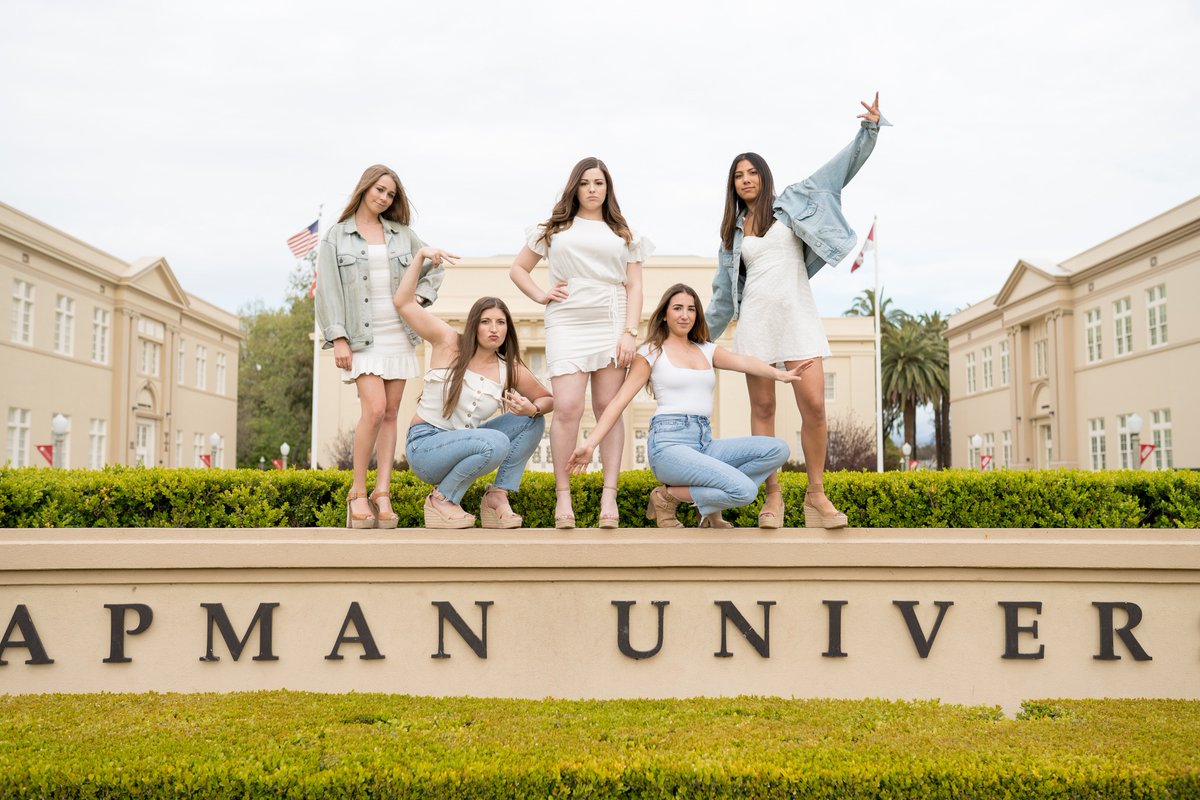 leahhanono's tweet photo. In squad we trust #girlgang 👯♀️💛
#squadgoals #senioryear #seniorpics #seniorphotos #graduationpics #gradphotos #gradseason #classof2019 #pantherpride #Chapmansenior #ChapmanU #ChapmanUniversity #CaptureCU #LifeatCU #CUlater #leahfreemanmedia #SoCalphotographer #OCphotographer https://t.co/ND5FHJDAbP