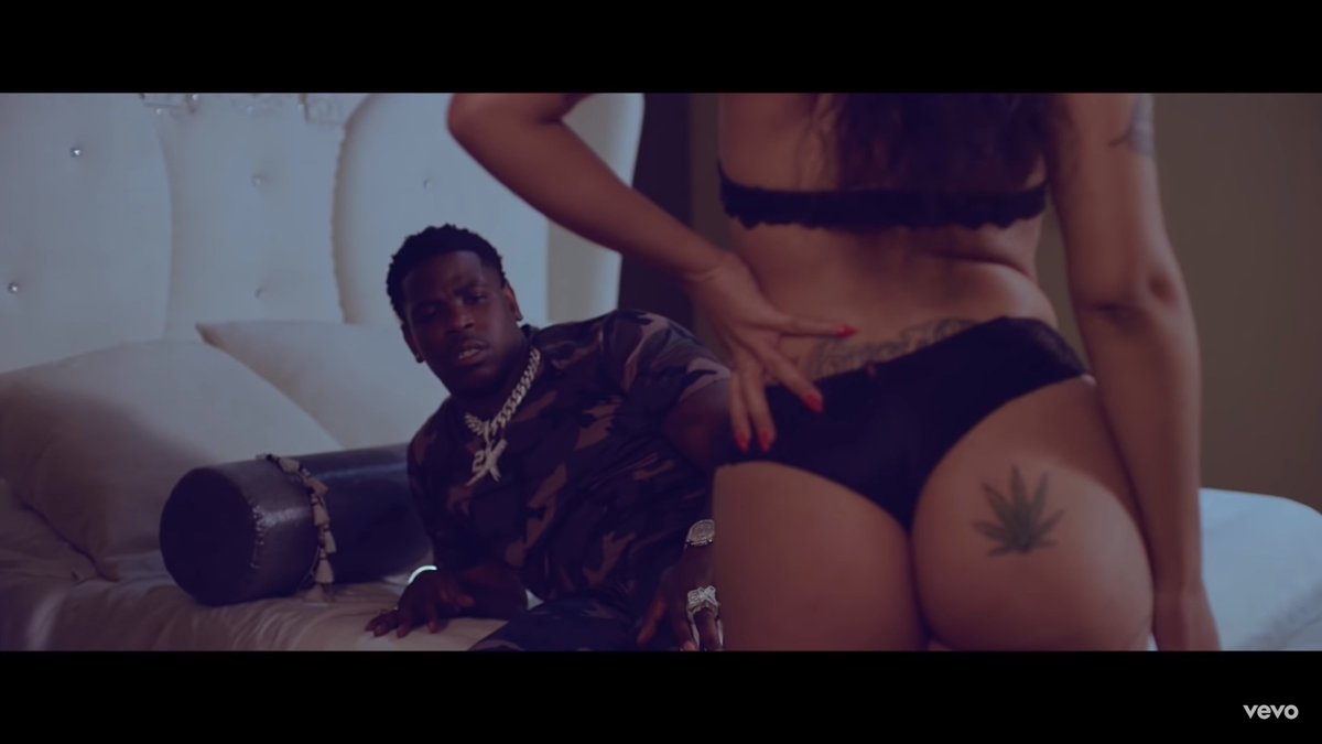 OnSMASH's tweet image. If you had a girl block you on Instagram, this @CASANOVA_2X video is the one for you #BlockMe 

Watch: onsmash.com/s/rvbtd