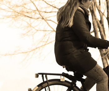 Sanne is ‘s ochtends op de fiets onderweg naar haar werk en wordt geschept door een automobilist.  Lees het verhaal van Sanne> bit.ly/2IHqHIC

#letselschade #fietsongeluk #verkeersongeluk #klantenvertellen