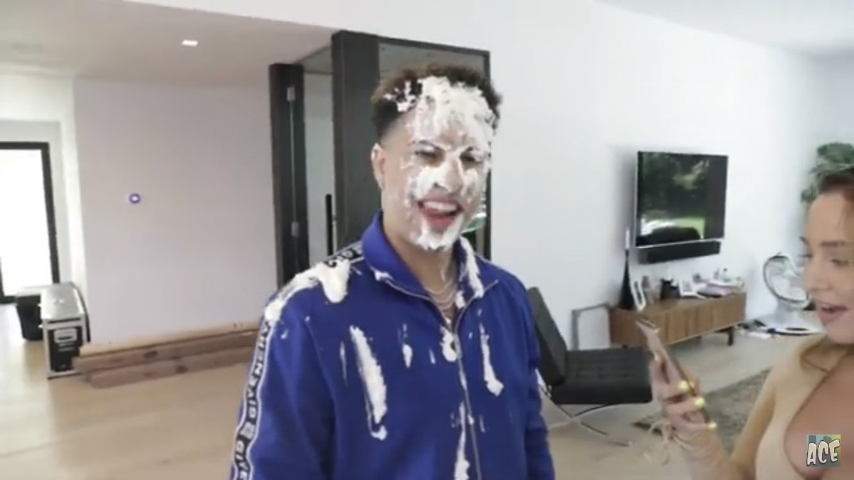 carlyritchie8's tweet photo. @AustinMcbroom  “can I wash this off, it’s cold?😂@CatherinePaiz MAN UP AUSTIN💪😂(JUST JOKING) https://t.co/tjD6hK8shk