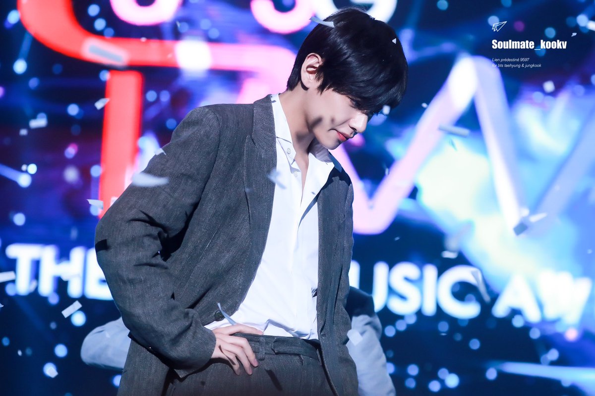 Soulmate_KookV's tweet photo. 【HD】190424 the fact

#태형 #뷔 #Taehyung #BTSV #BTS⁠ ⁠ #방탄소년단

#BBMAsTopSocial BTS @BTS_twt https://t.co/V1bypP6vDg