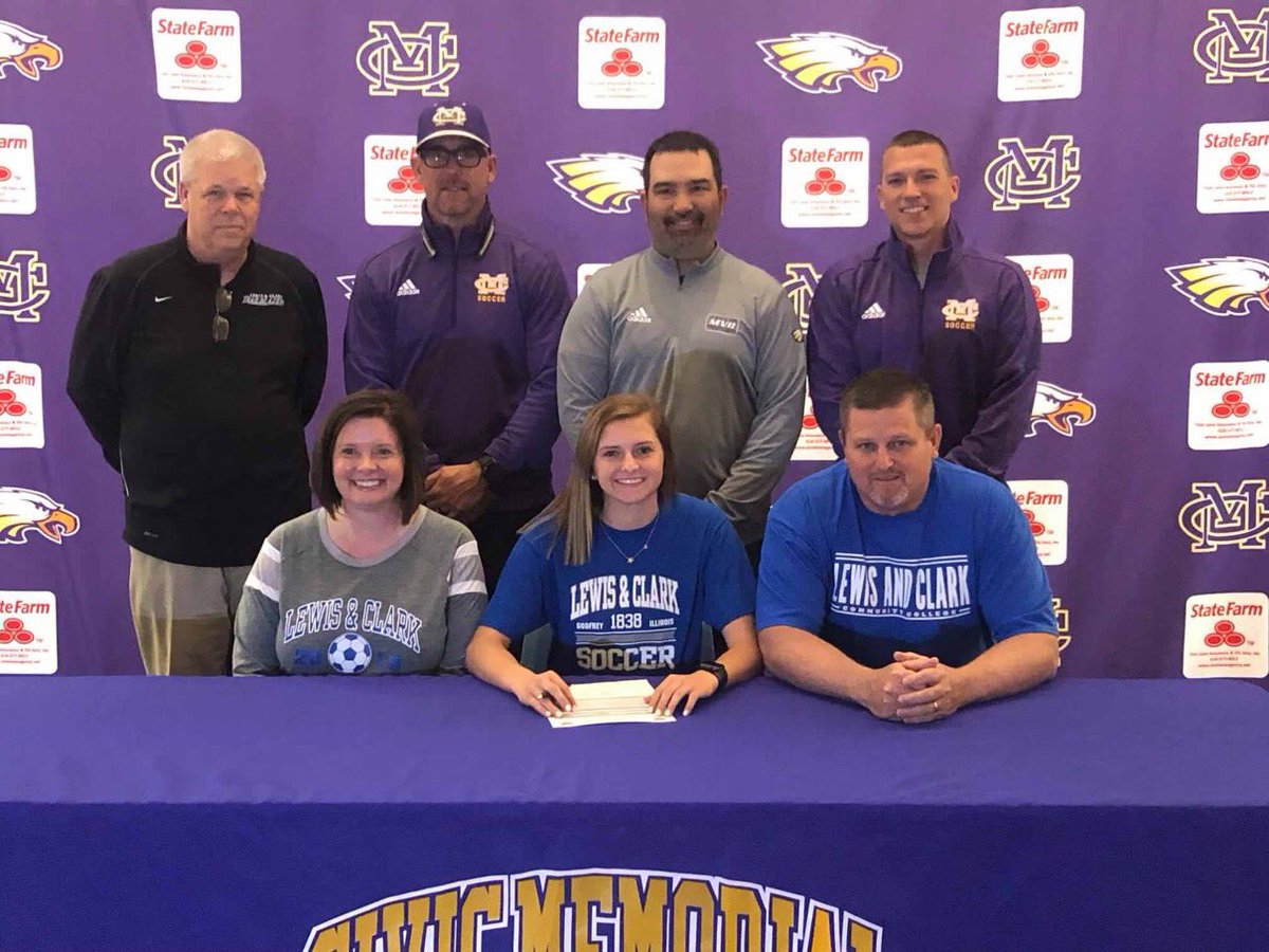 Congratulations to Senior captain Jenna Robinson on signing with LCCC to continue her education and soccer career. She will be a great addition to LCCC. Good luck Jenna! We are proud of you!
#eaglepride #futuretrailblazer