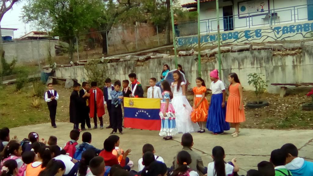 Acto cívico 19 de abril de 1810 Declaración de Independencia <a href="/charlychaves/">Charly Rojas Chaves</a> <a href="/BolivarianasZET/">Erika Varela Sayago Escuelas Bolivarianas</a> @MPPEDUCACION