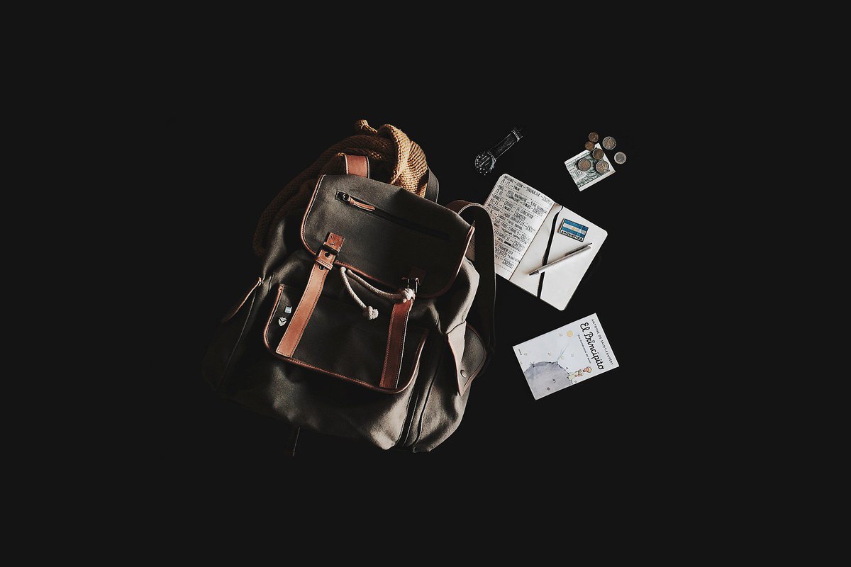 HotelesB3's tweet photo. #TipViajero Para trayectos largos, viaja siempre de noche, así no pierdes tiempo de viaje. https://t.co/hmVGKpWrUe