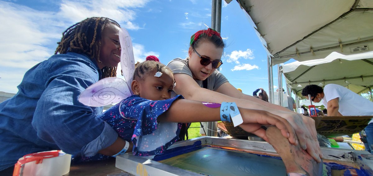 LlcNonstop's tweet photo. NonStop had fun this weekend at the Anacostia River Festival! Many thanks to @AnacostiaNPS, @DCBridgePark, and @CherryBlossFest for the opportunity. #DCRiverfest #herefishyfishy https://t.co/HiSF4FzSNk