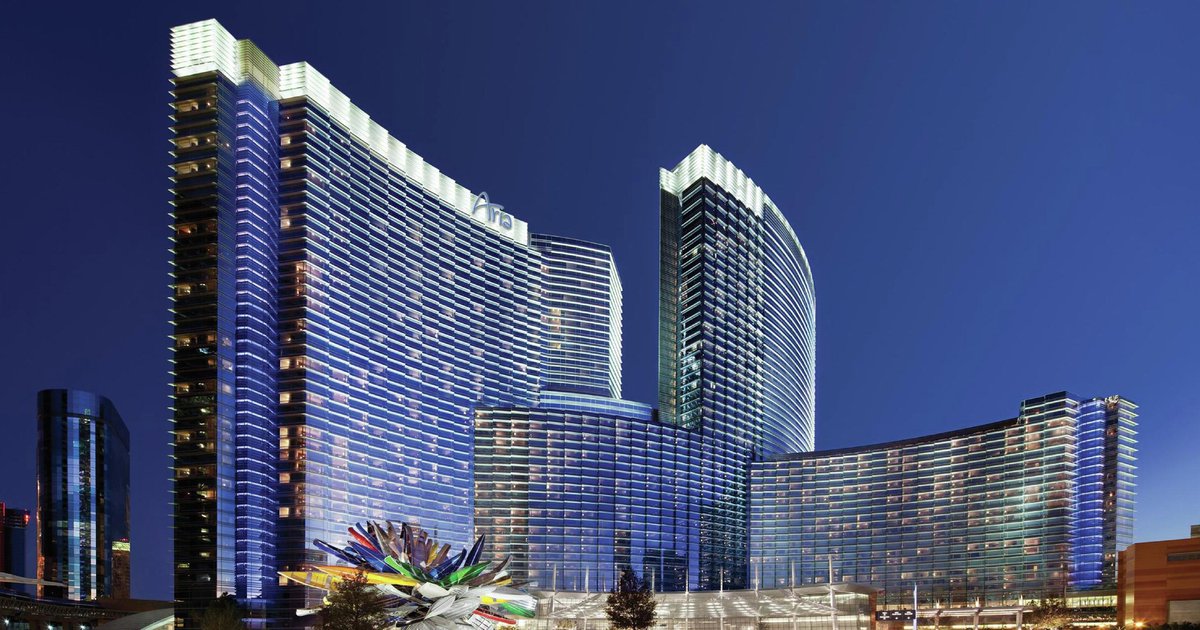208ayd's tweet photo. ¿Sabías que?
El hotel Aria, ubicado en Las Vegas, es la construcción más grande del mundo y la primera con certificación LEED Gold Status ¨Leadership in Energy &amp; Environmental Design¨, una certificación de arquitectura sustentable. 

#lasvegas #architecture #arch #desing #208ayd https://t.co/41dwKORIog