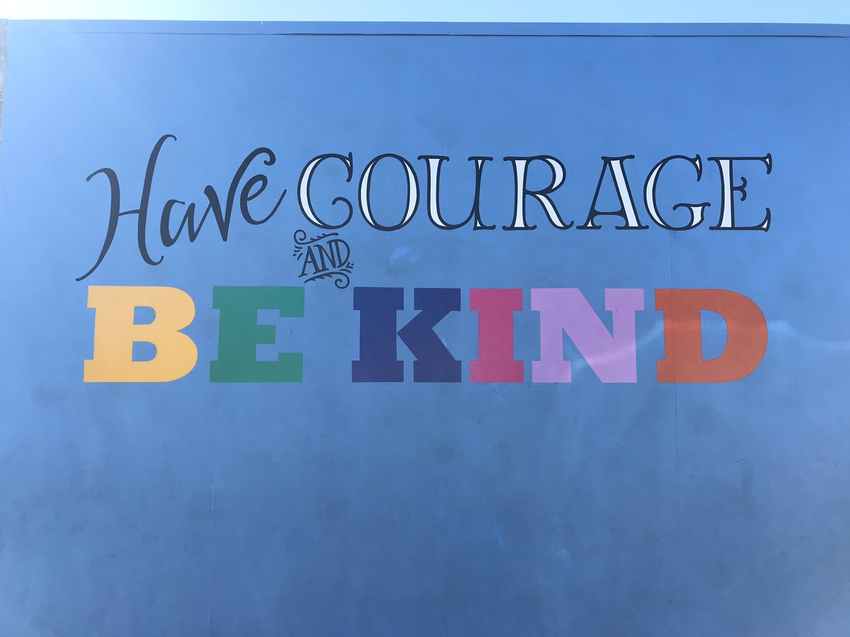 MrsWalkersvusd's tweet photo. When your Dad’s an artist you get the coolest ball wall around! @mhprincipal #MelindaHeightsElementary @SVUSDSchools #BeKind https://t.co/I9yKb7Rwqz