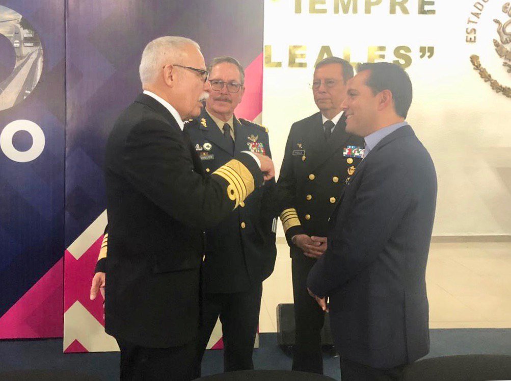 MauVila's tweet photo. Platiqué con Enrique Padilla, Oficial Mayor de Marina, Rosendo Escalante, Jefe del Estado Mayor General de la Armada y el GRAL. DIV. D.E.M, André Foullon Van Lissum, Inspector y Controlador General del Ejército y Fuerza Armada sobre diversos aspectos de seguridad en #Yucatán. https://t.co/psH83Nqn7n