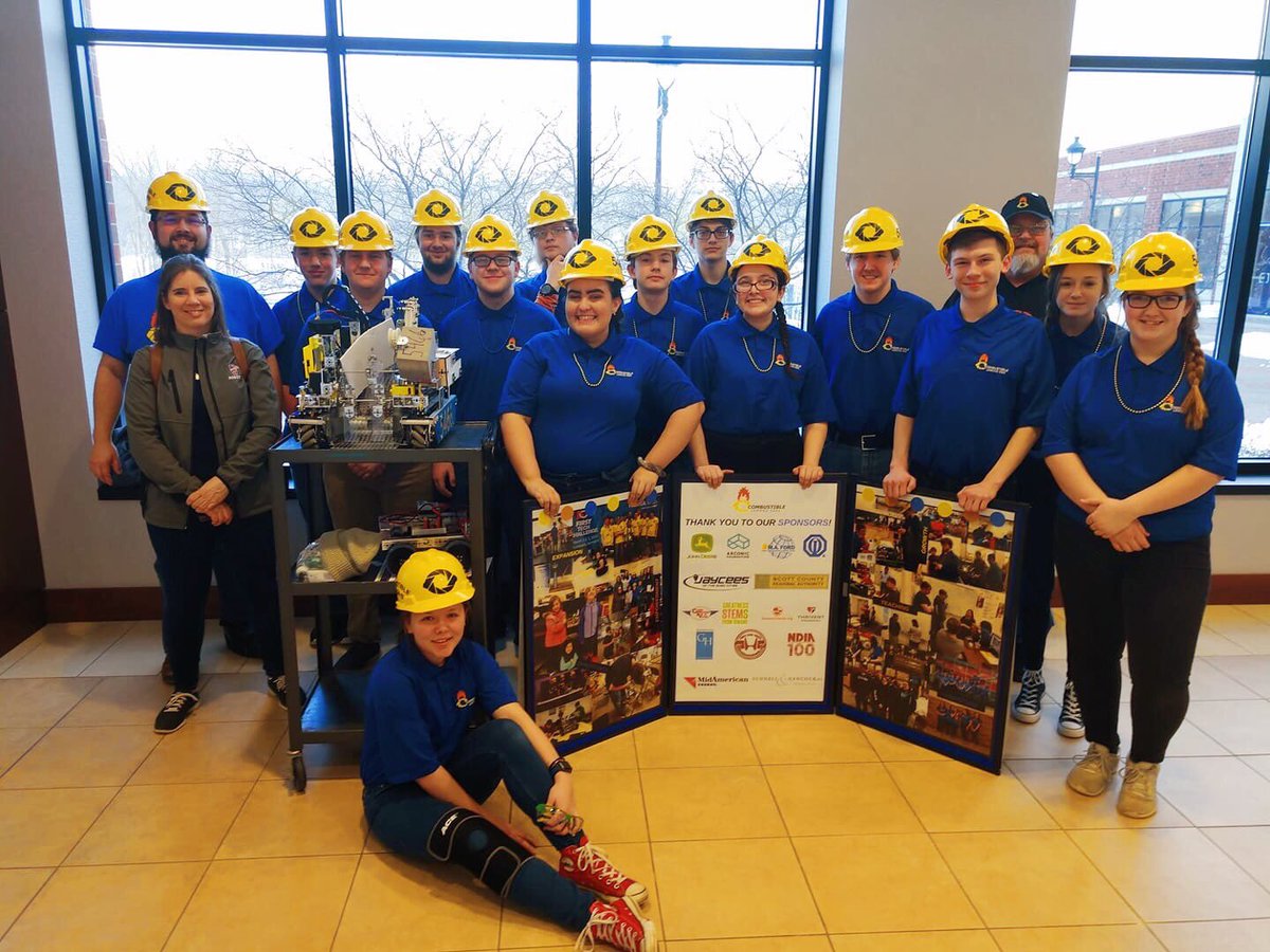 Great seeing <a href="/FTCTeams/">FIRST Tech Challenge</a> from Kaiserslautern, Germany #FTC14142 <a href="/HaloWorldHHG/">Halo World</a> &amp; <a href="/DavenportWest/">Davenport West High</a> <a href="/FTC_10547/">FTC Mortal Combots</a> <a href="/ftcteam5466/">Combustible Lemons</a> working together with Kaiserslautern Youth Exchange #STEM #IowaSTEM #Morethanrobots