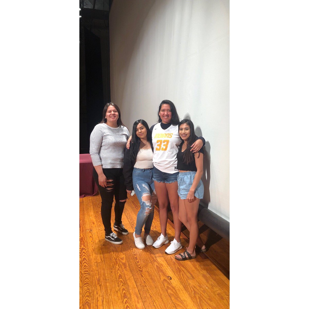 FluteGabby01's tweet photo. Officially committed to Tohono O’odham Community College in Arizona‼️💛💜🏀 #jegos #womensbasketball #firstfemale in Flandreau Indian School history https://t.co/voeDXToiRz